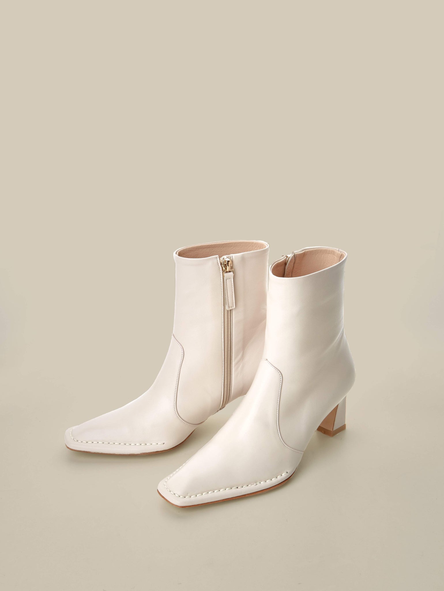 Calais Ankle Boots-Off-White - Je la connais