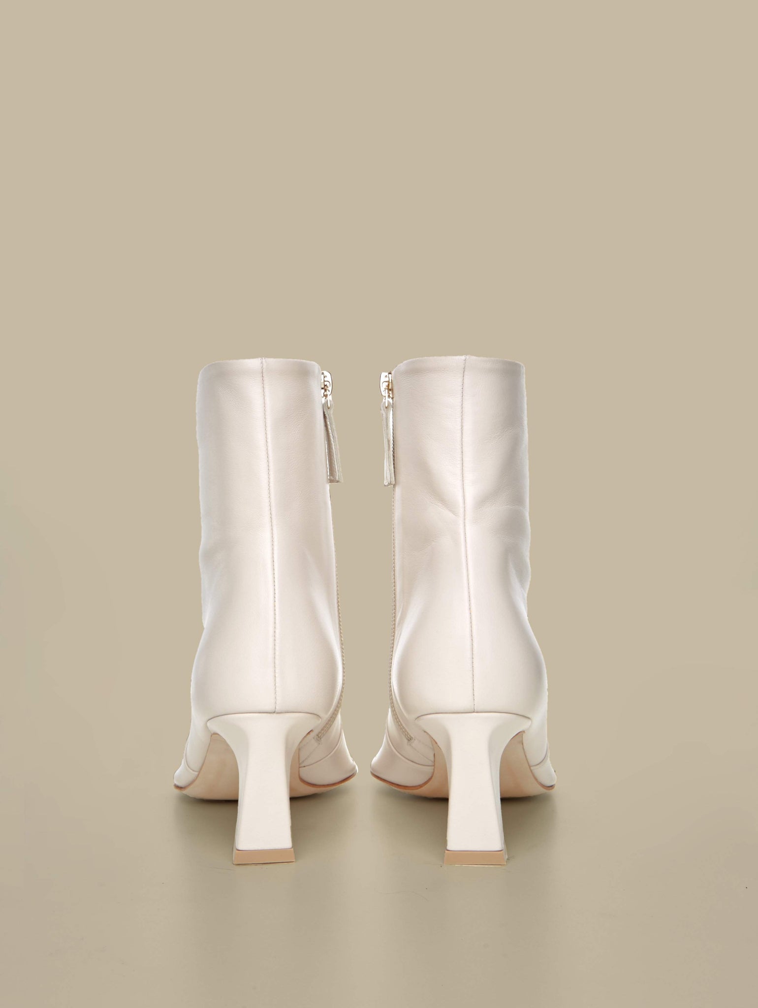 Calais Ankle Boots-Off-White - Je la connais