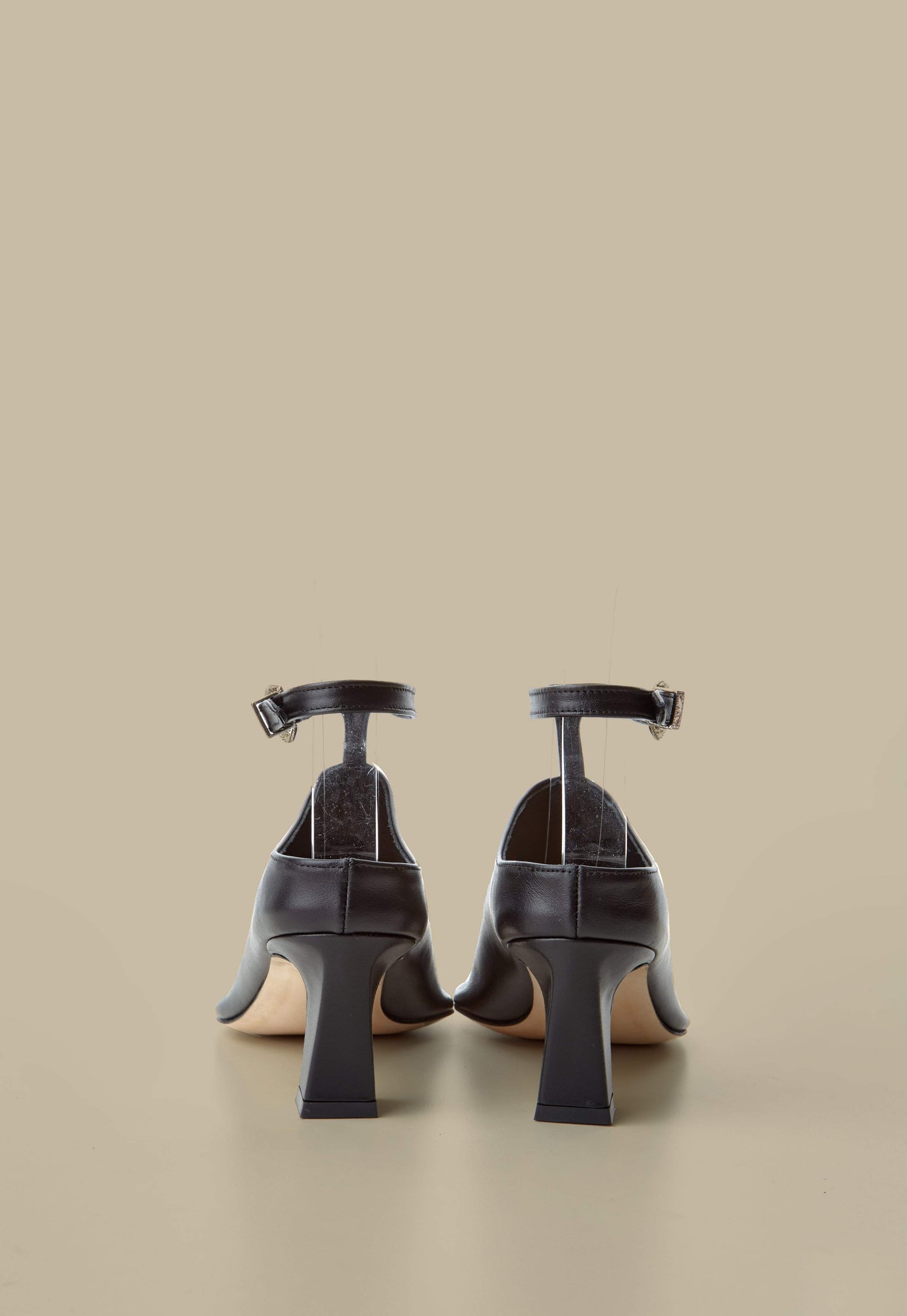 Nantes mule straps- Black - Je la connais